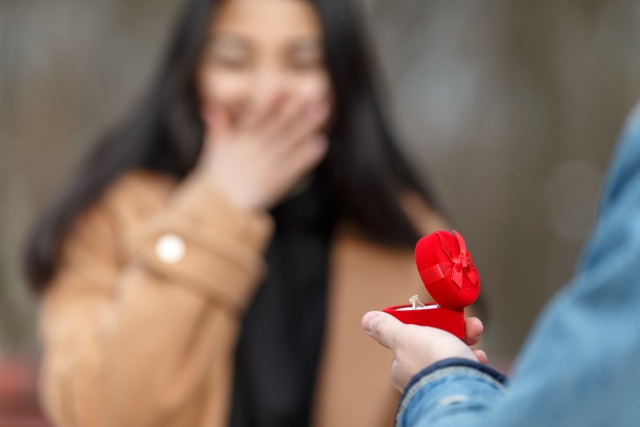 婚約指輪はなぜ必要?プロポーズリング